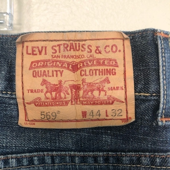 Levi's® 569™ Loose Straight Denim High Rise Distressed Jeans Size W44 L 32 - Picture 4 of 13